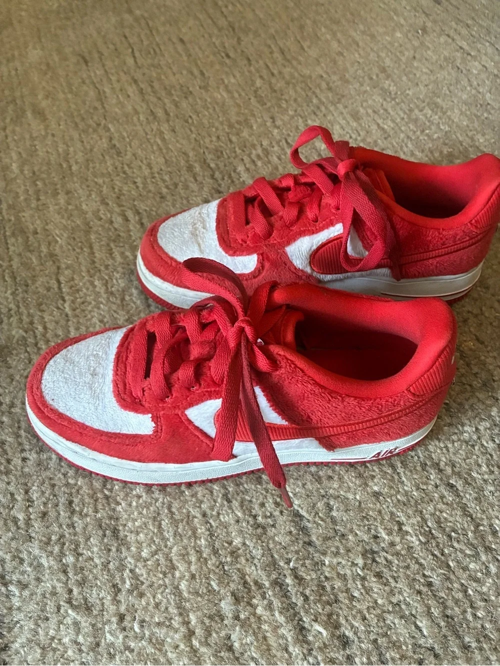 Nike Air Force 1 Low Valentine's Day Fleece 2024 Kids Size 4Y